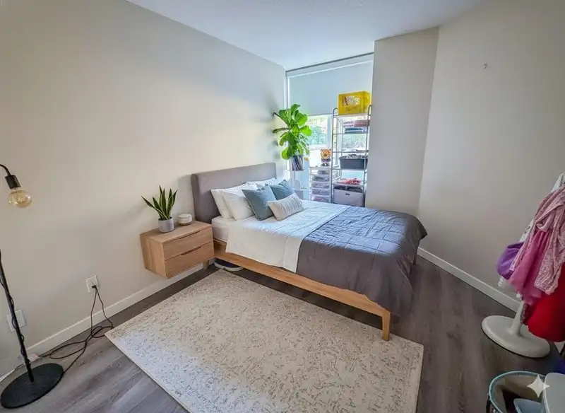 L02 13880 101 AVENUE - photo 2 of 17