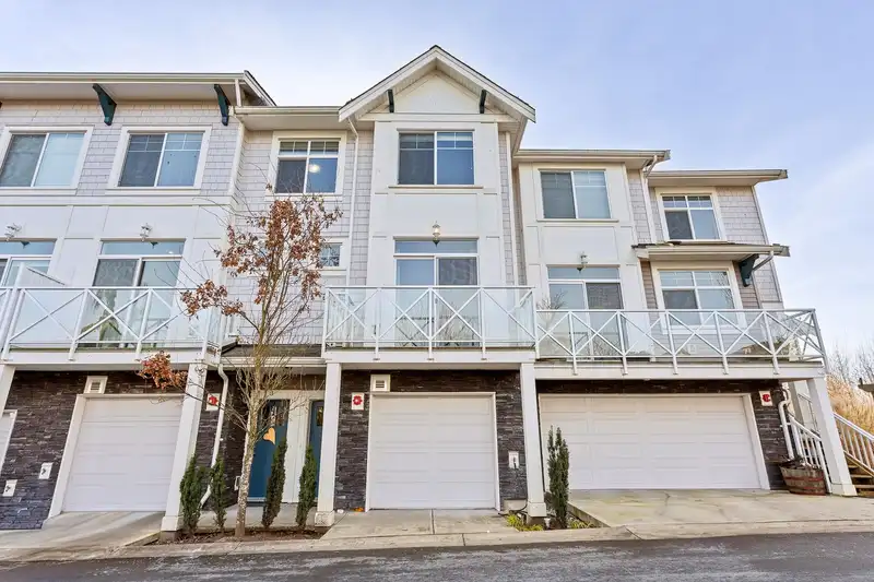 2 21102 76 AVENUE - photo 2 of 40