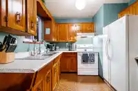 254 DAVIS CRESCENT - thumbnail 4