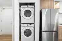 401 20695 EASTLEIGH CRESCENT - thumbnail 2