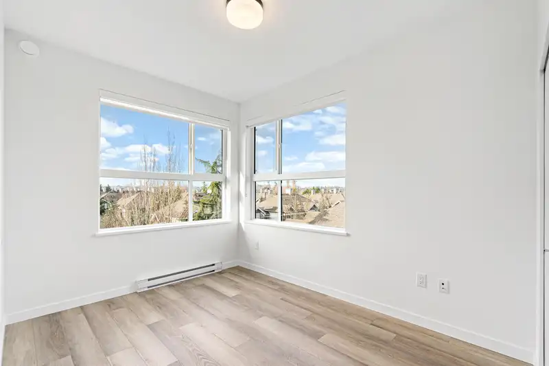 401 20695 EASTLEIGH CRESCENT - photo 4 of 17