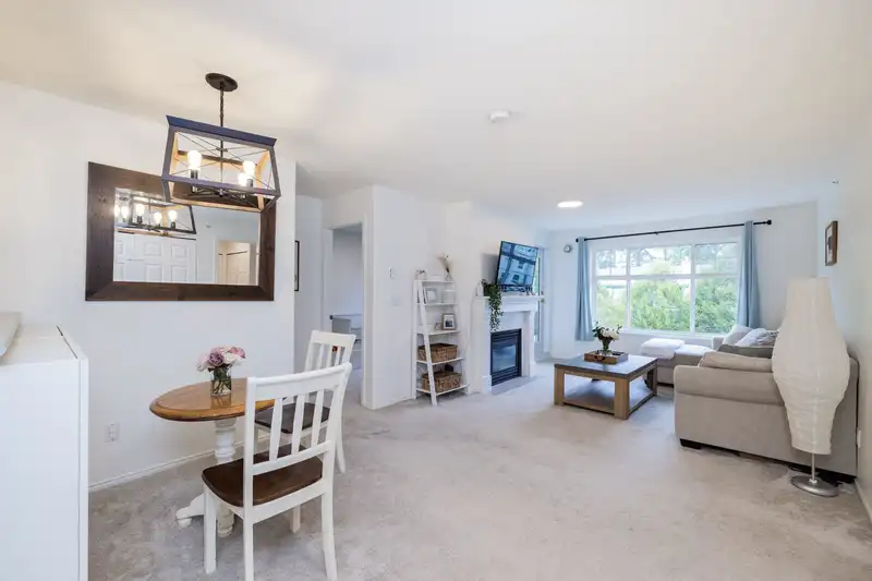 304 8976 208 STREET - photo 4 of 25