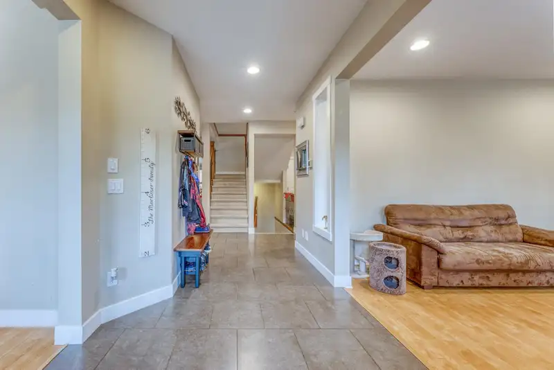 22834 FOREMAN DRIVE - photo 4 of 31