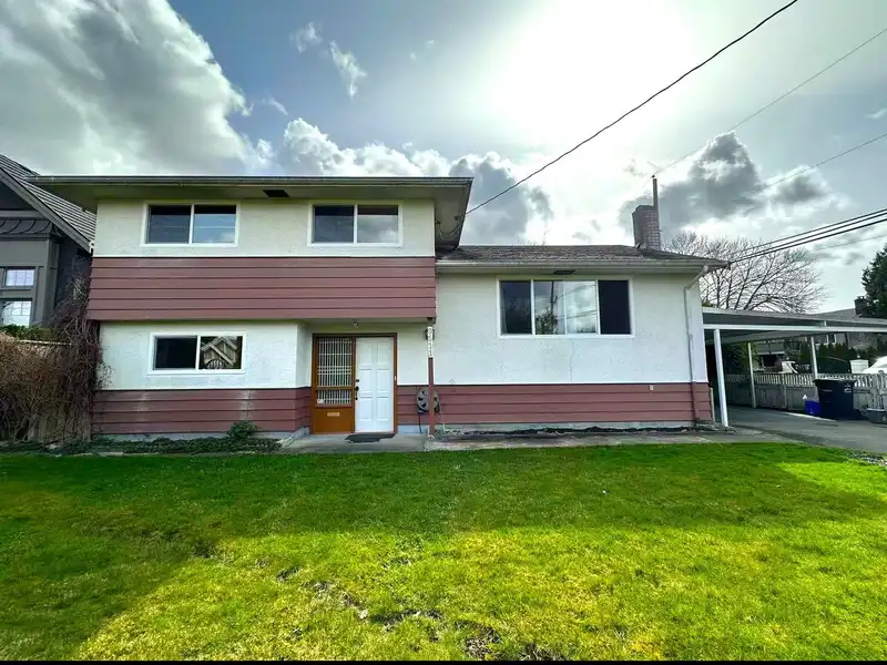 9511 PINEWELL CRESCENT - photo 2 of 34