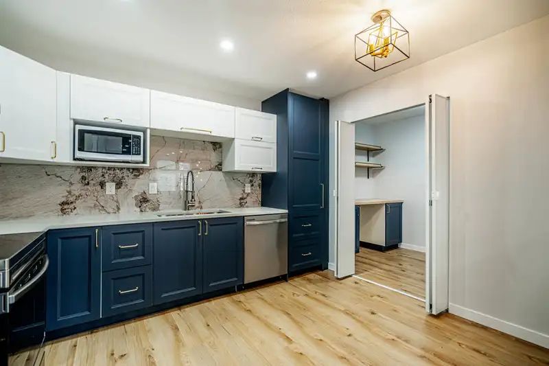 211 1450 MERKLIN STREET - photo 4 of 22