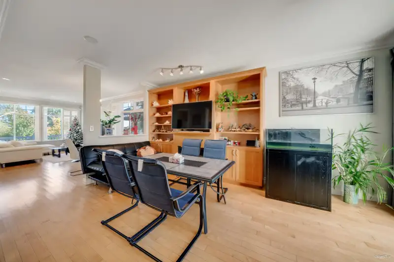 5731 148B STREET - photo 4 of 26