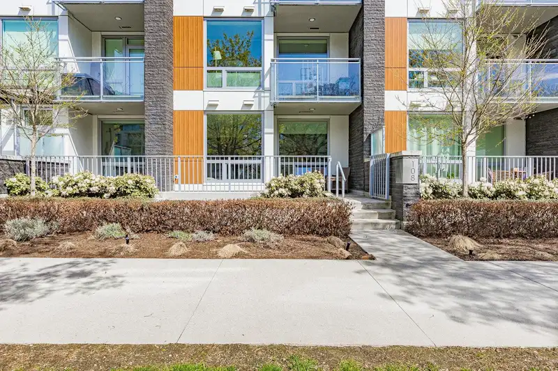 108 5058 CAMBIE STREET - photo 2 of 19