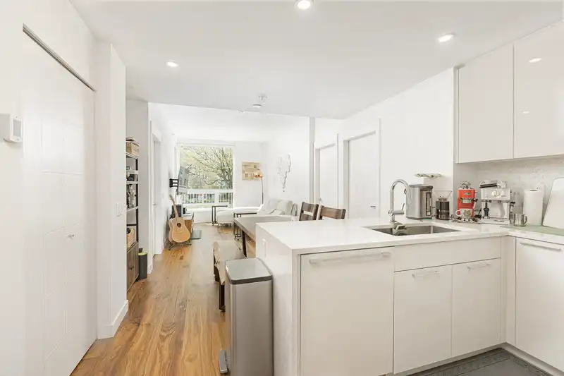 108 5058 CAMBIE STREET - photo 4 of 19