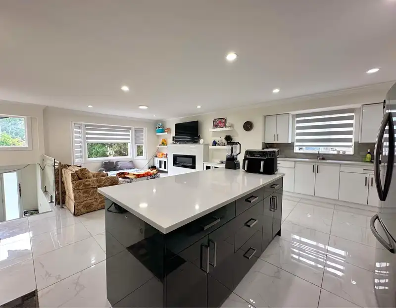 13017 64 AVENUE - photo 2 of 39