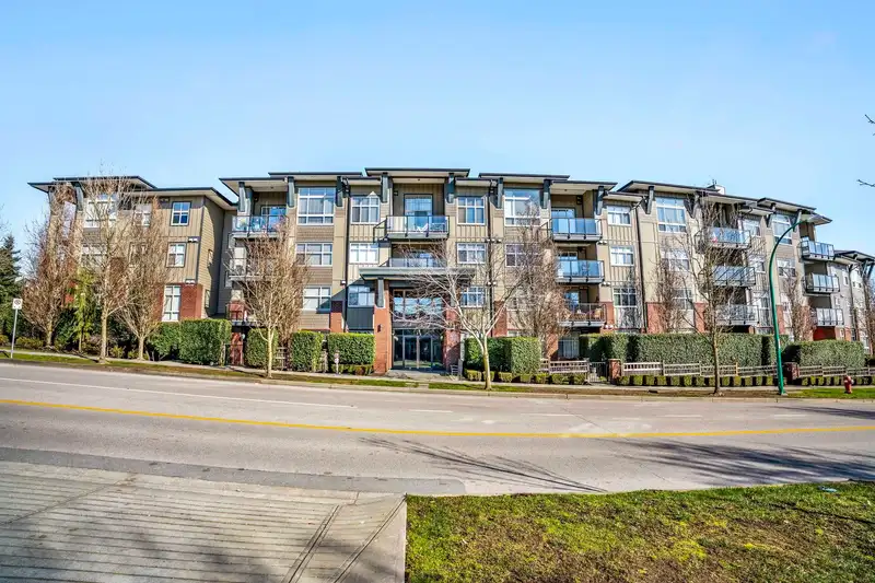 201 19201 66A AVENUE - photo 1 of 39