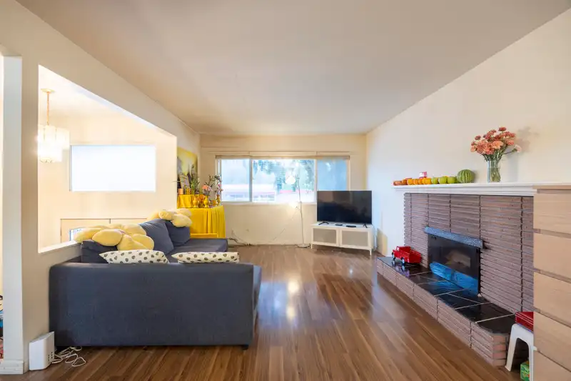 675 DUNCAN AVENUE - photo 3 of 33