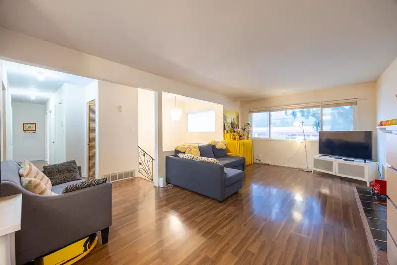 675 DUNCAN AVENUE - photo 4 of 33