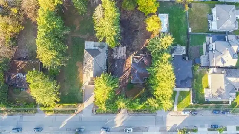 13357 62 AVENUE - photo 1 of 9