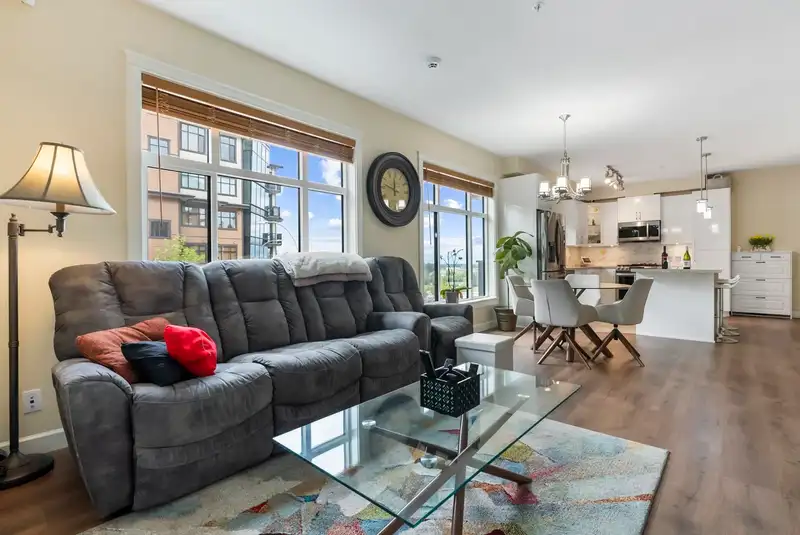 212 20376 86 AVENUE - photo 3 of 36