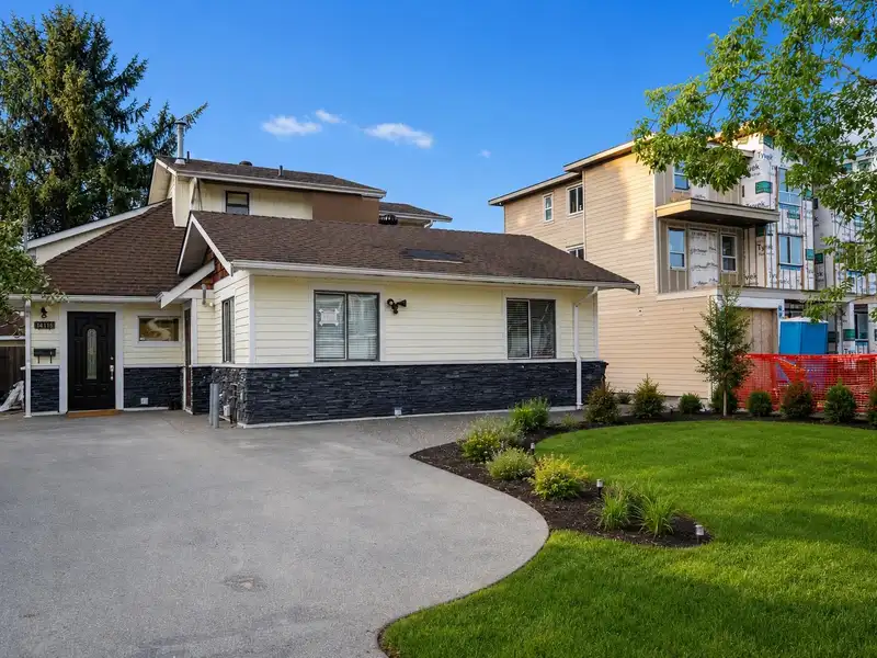 14115 110 AVENUE - photo 3 of 34