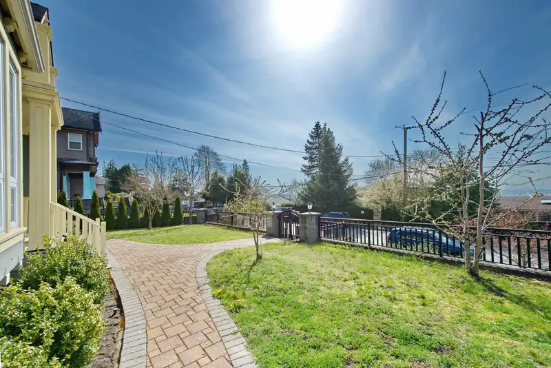 5399 CARSON STREET - photo 4 of 40