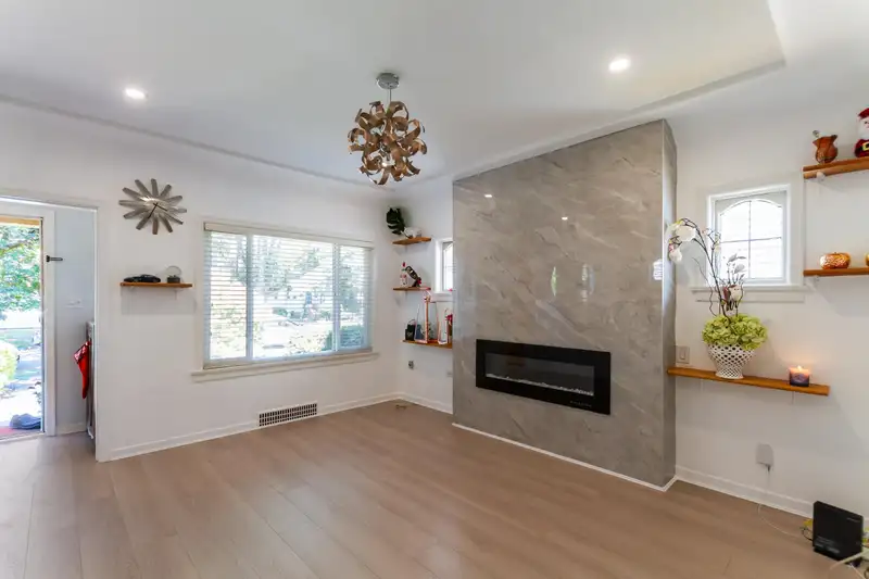 136 E 45TH AVENUE - photo 2 of 20