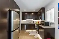 136 E 45TH AVENUE - thumbnail 4