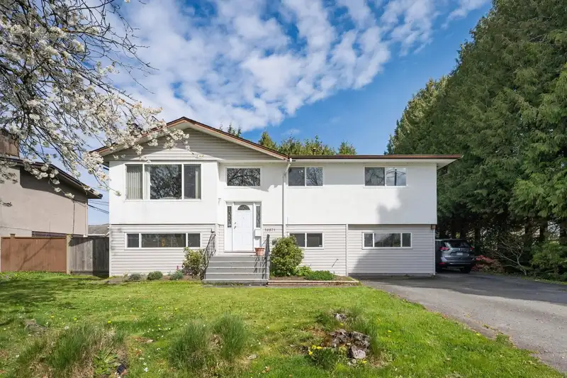 10971 MADDOCKS ROAD - photo 1 of 40