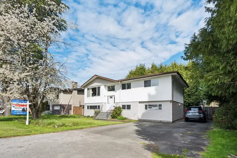 10971 MADDOCKS ROAD - photo 3 of 40