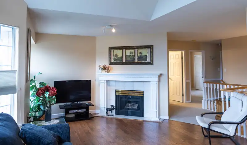 888 HERRMANN STREET - photo 4 of 36