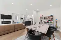 20520 76A AVENUE - thumbnail 13