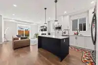 20520 76A AVENUE - thumbnail 7