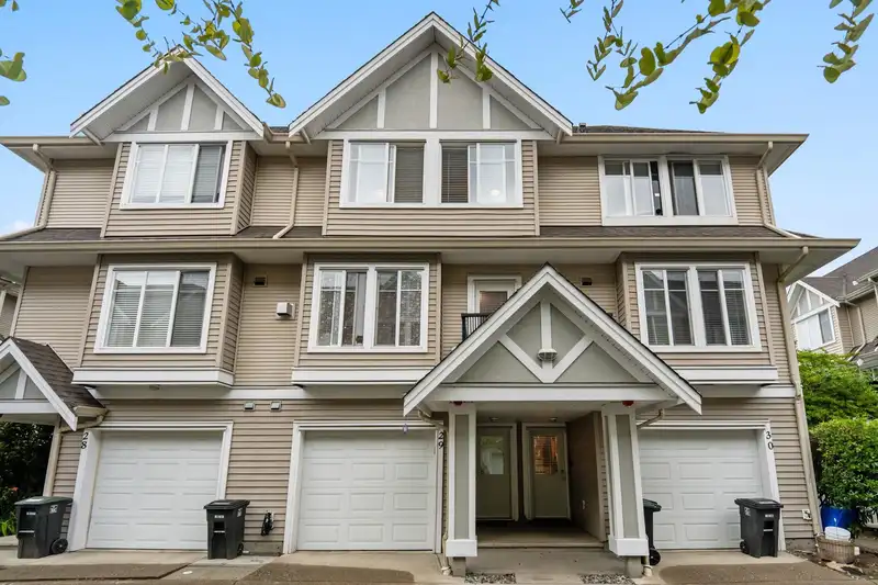 29 19141 124 AVENUE - photo 1 of 40