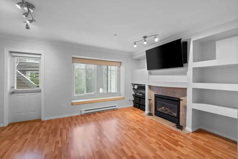29 19141 124 AVENUE - photo 4 of 40