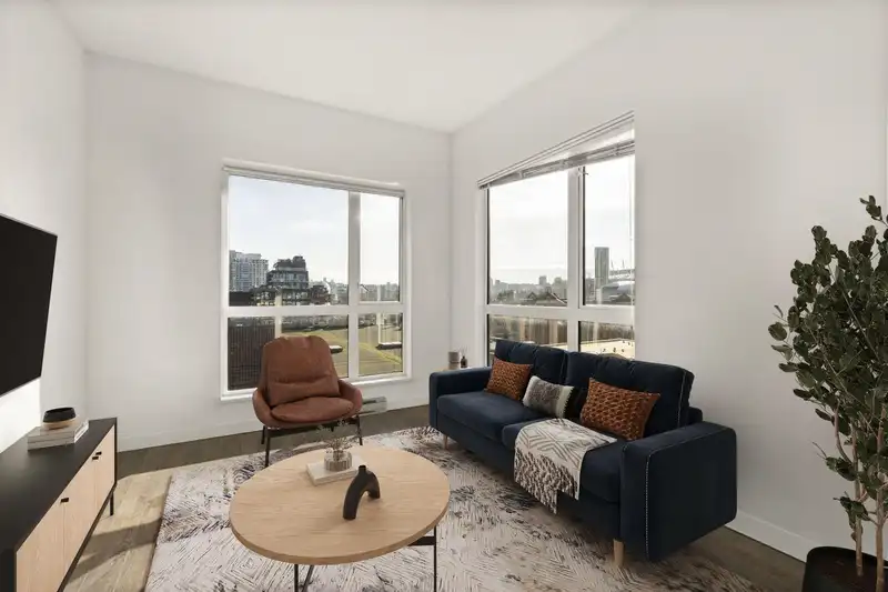 618 138 E HASTINGS STREET - photo 1 of 27