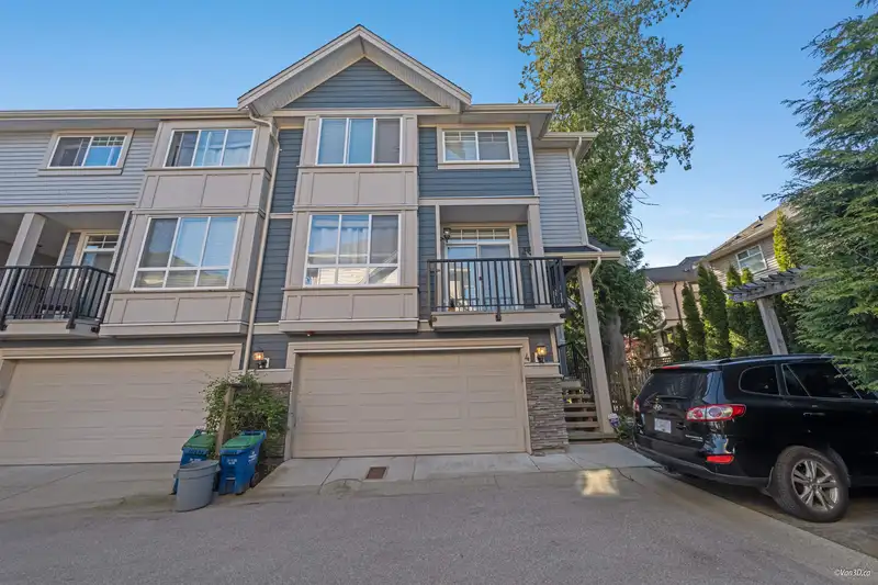 4 21017 76 AVENUE - photo 1 of 39