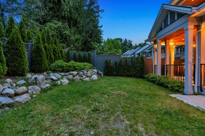 3399 DERBYSHIRE AVENUE - photo 4 of 40