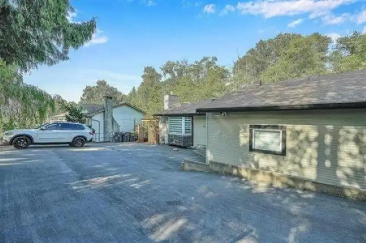 7794 141B STREET - photo 3 of 40