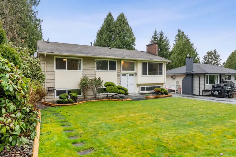 11275 150 STREET - photo 1 of 40