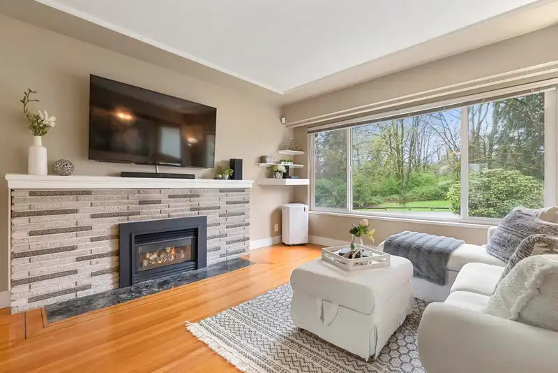 11275 150 STREET - photo 2 of 40