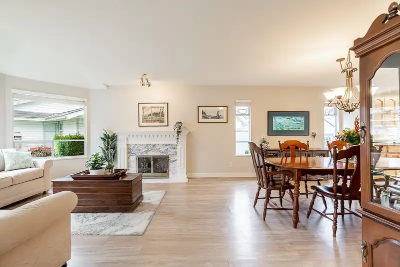 14035 16B AVENUE - photo 4 of 40