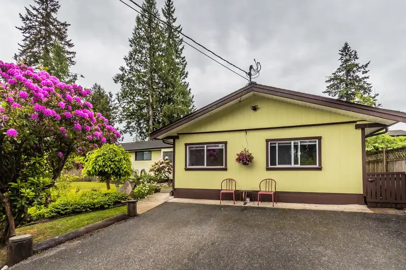 19746 49 AVENUE - photo 4 of 40