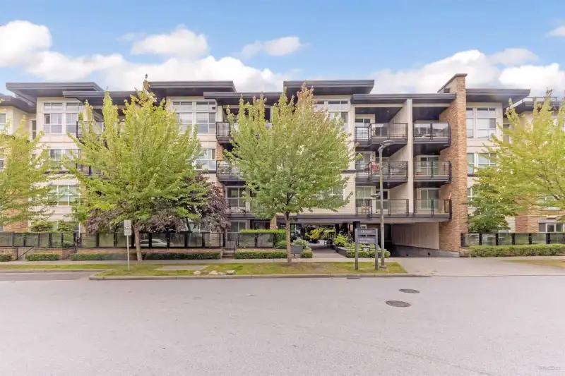 322 5928 BIRNEY AVENUE - photo 1 of 31
