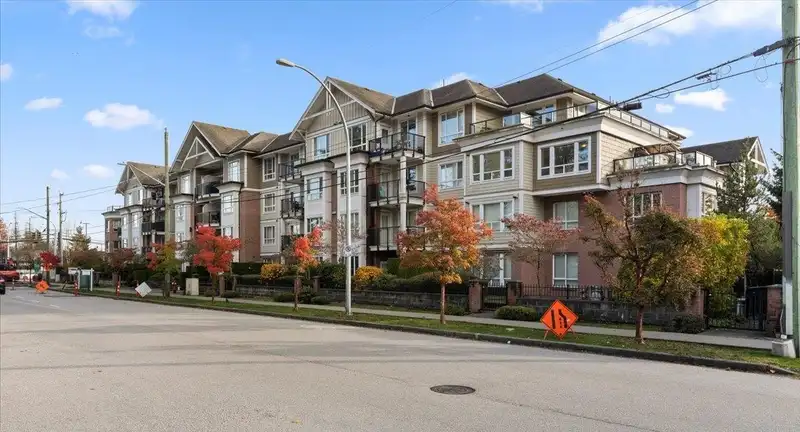 304 14960 102A AVENUE - photo 4 of 40