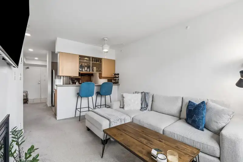503 1888 YORK AVENUE - photo 1 of 40
