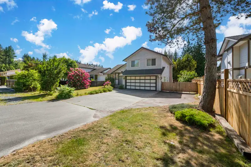 4483 208 STREET - photo 2 of 40