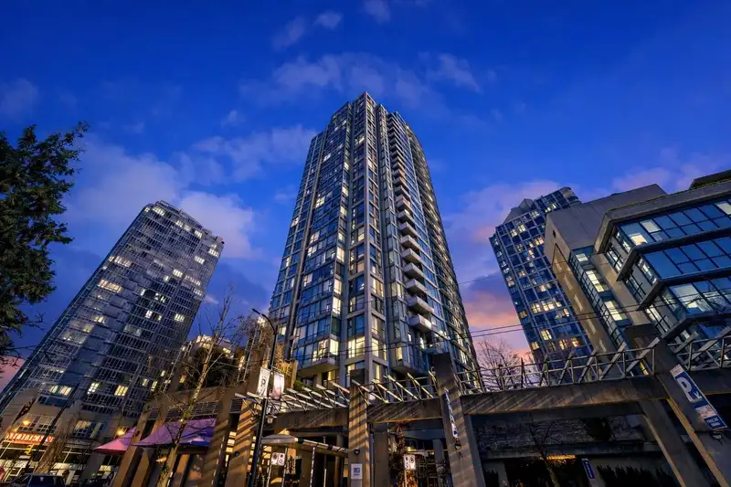 2809 1008 CAMBIE STREET - photo 1 of 36