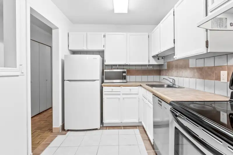 107 1555 FIR STREET - photo 4 of 24