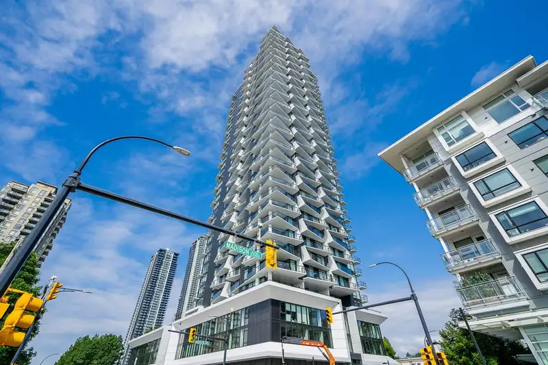 2907 2181 MADISON AVENUE - photo 1 of 32