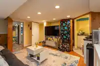 1196 HABGOOD STREET - thumbnail 28