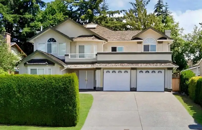 8868 112 STREET - photo 1 of 36
