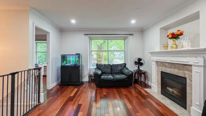 1553 BURRILL AVENUE - photo 2 of 25
