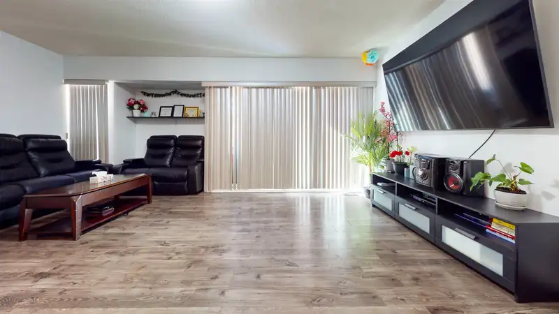 28 13785 102 AVENUE - photo 3 of 28