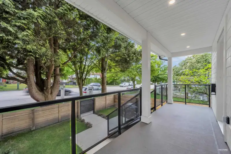 2619 MCGILL STREET - photo 1 of 34