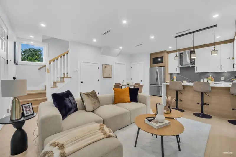 2619 MCGILL STREET - photo 4 of 34